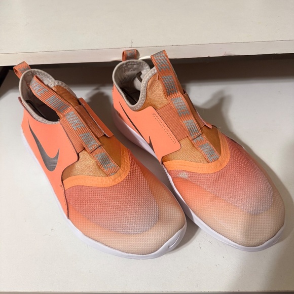 Nike Flex Runner US 7Y/8.5. - Picture 2 of 11
